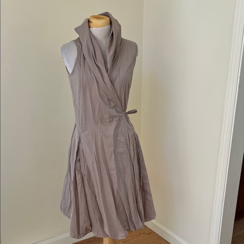 Entrata medium tan wrap flowy pleated dress with pockets.